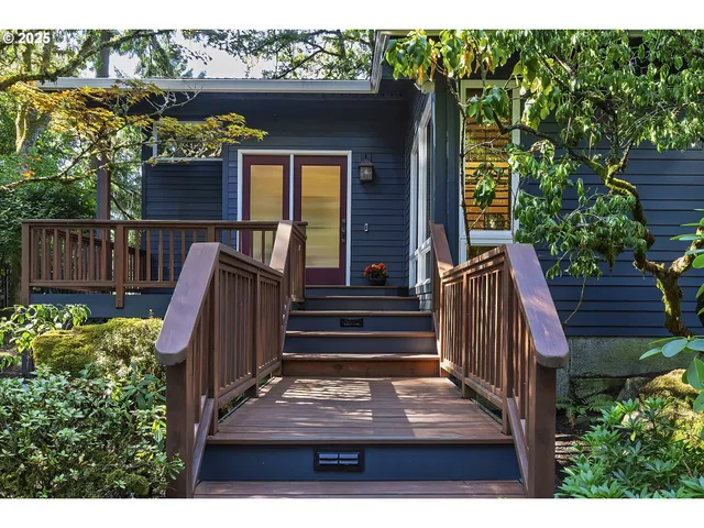 $1,599,000 | 630 Ridgeway Road, Lake Oswego, OR 97034