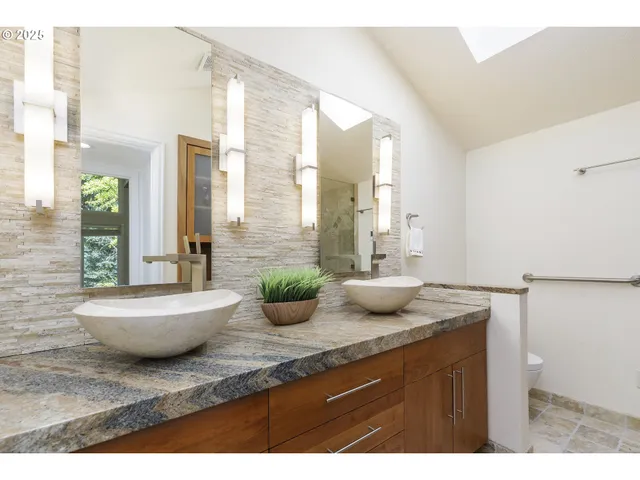 $1,599,000 | 630 Ridgeway Road, Lake Oswego, OR 97034