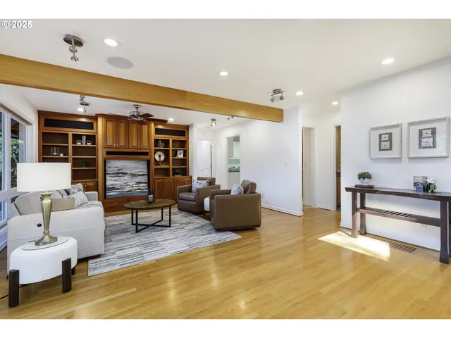 $1,599,000 | 630 Ridgeway Road, Lake Oswego, OR 97034