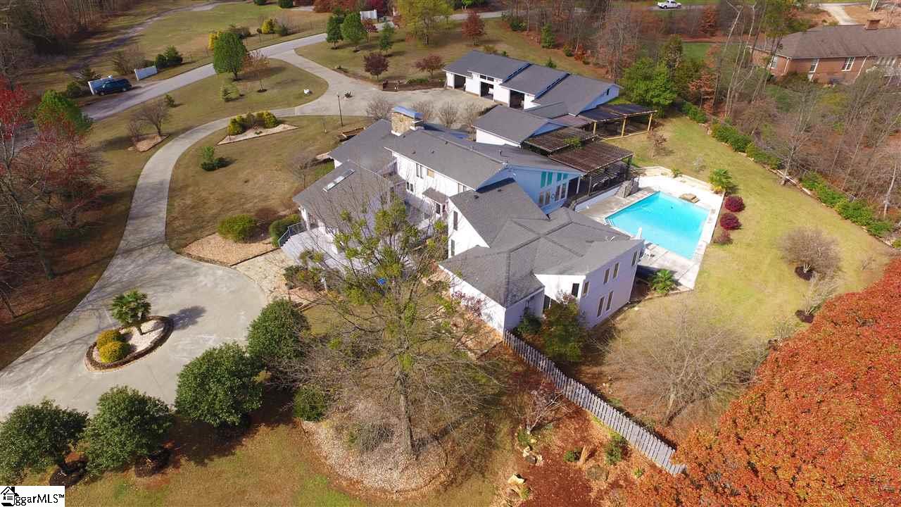 312 Raven Road Greenville, SC 29615 - Photo 2 of 31