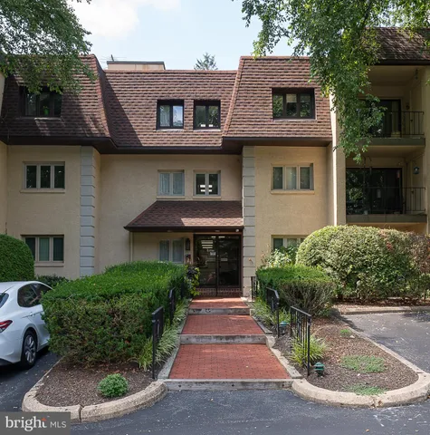 $399,000 | 103 Summit Drive, Unit B, Bryn Mawr, PA 19010