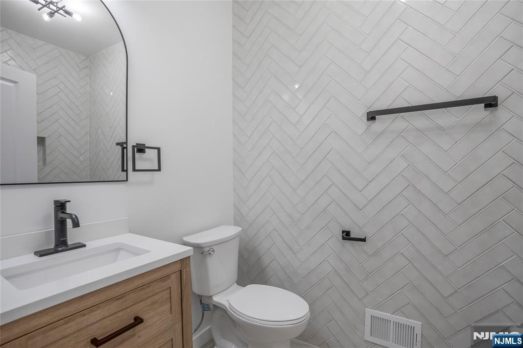 11 Voorhees Street Newark, NJ 07108 - Photo 17 of 37