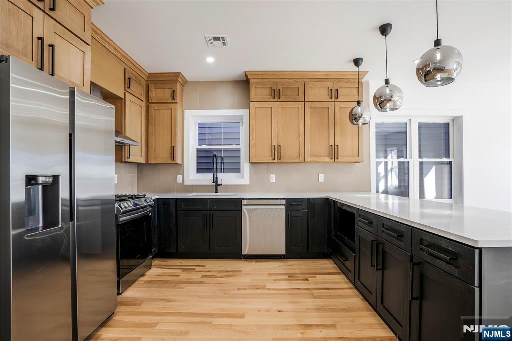 11 Voorhees Street Newark, NJ 07108 - Photo 28 of 37