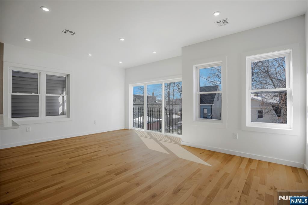 11 Voorhees Street Newark, NJ 07108 - Photo 31 of 37