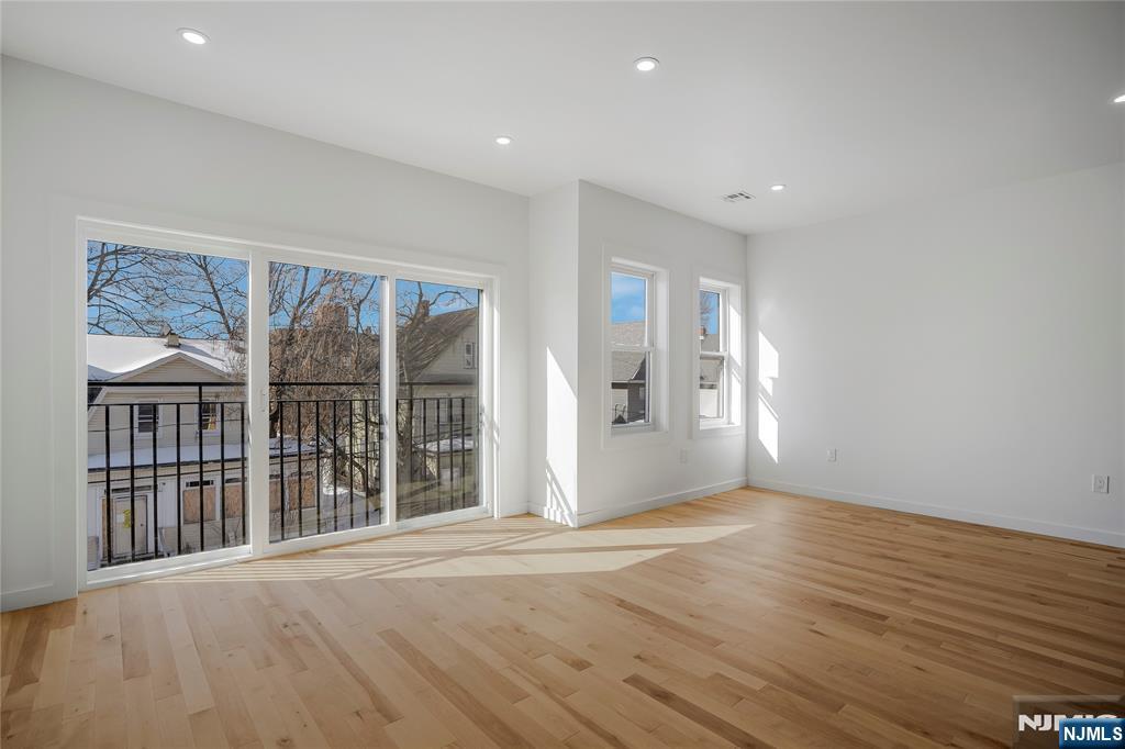 11 Voorhees Street Newark, NJ 07108 - Photo 32 of 37