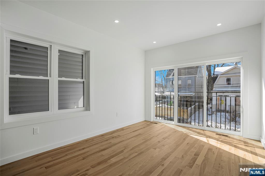 11 Voorhees Street Newark, NJ 07108 - Photo 4 of 37