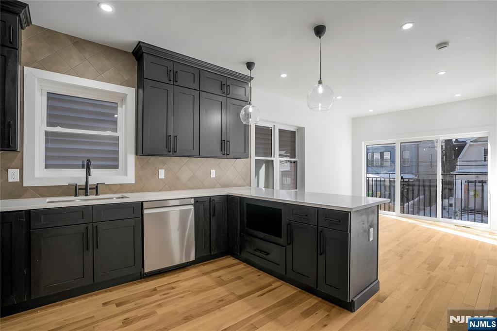 11 Voorhees Street Newark, NJ 07108 - Photo 10 of 37