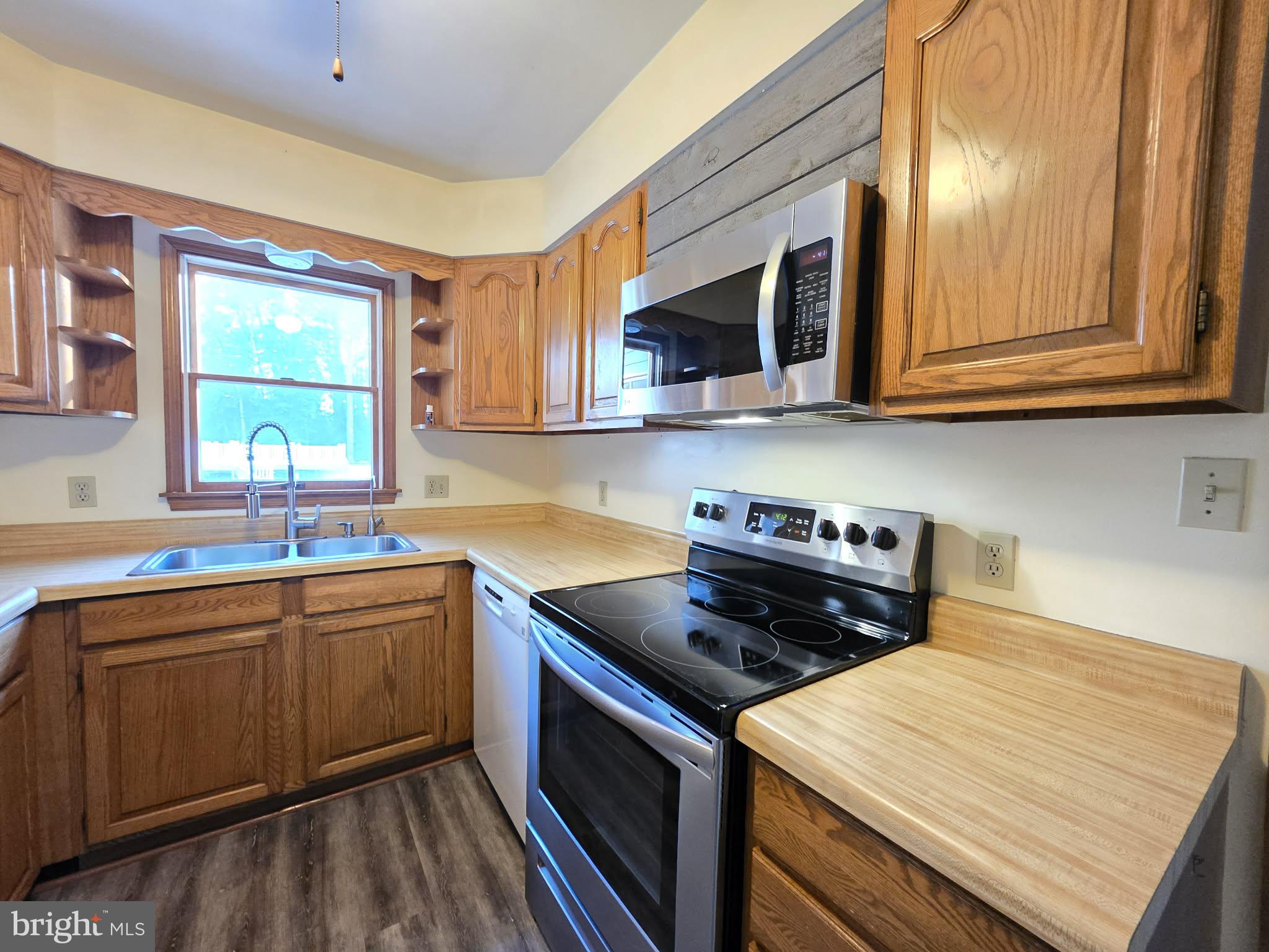 29325 West Line Road Delmar, MD 21875 - Photo 14 of 46