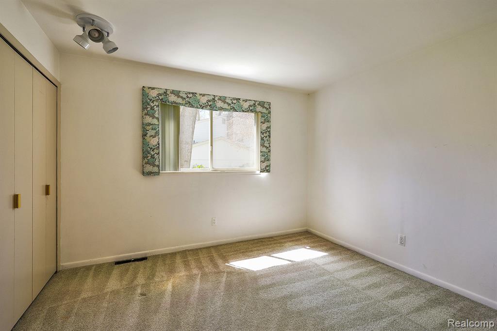 22663 Penton Rise Court Novi, MI 48375 - Photo 28 of 46