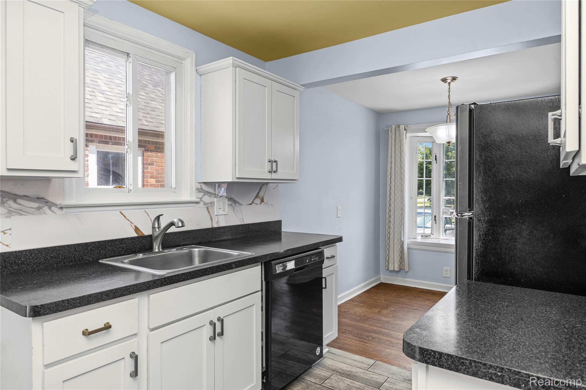 26508 Five Mile Road Redford, MI 48239 - Photo 17 of 41 Kitchen