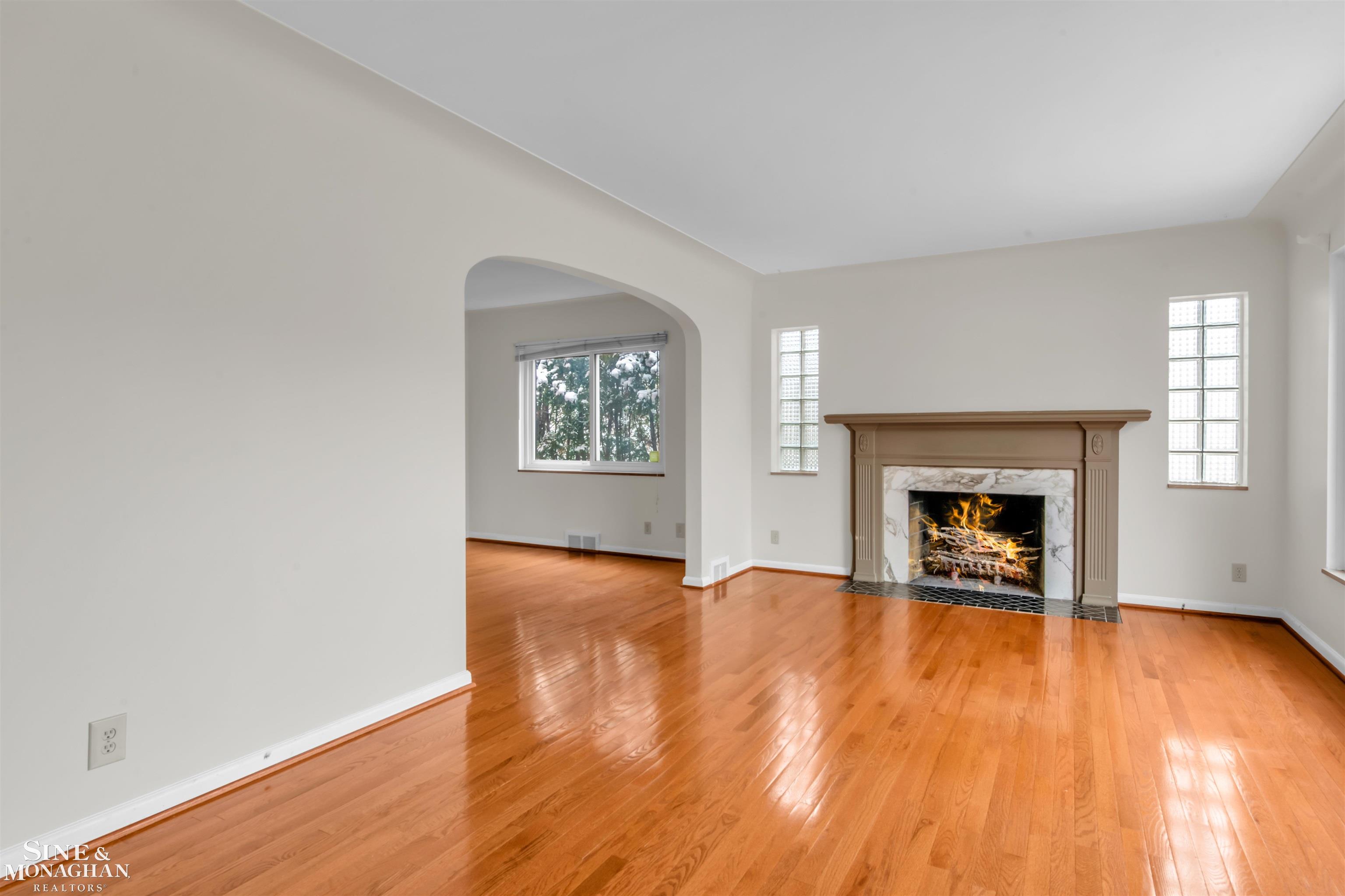 798 Harcourt Road Grosse Pointe, MI 48230 - Photo 2 of 32