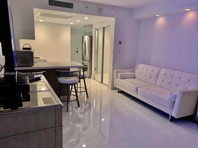 100 Lincoln Road, Unit 711 Miami Beach, FL 33139 - Photo 15 of 29