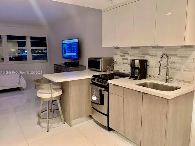 $4,500 | 100 Lincoln Road, Unit 711, Miami Beach, FL 33139