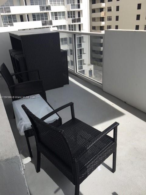 100 Lincoln Road, Unit 711 Miami Beach, FL 33139 - Photo 22 of 29