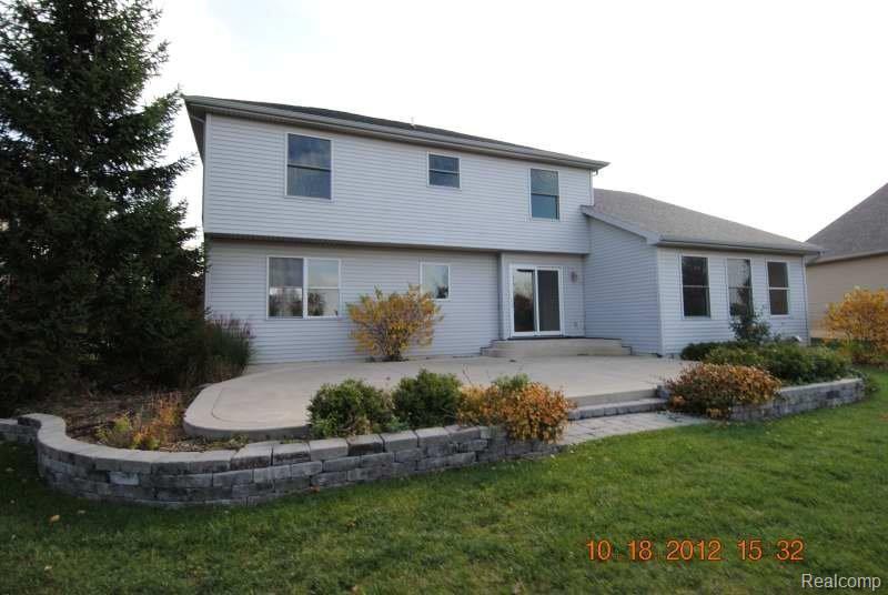 598 Ridge Point Drive Dundee, MI 48131 - Photo 16 of 16 Rear.JPG