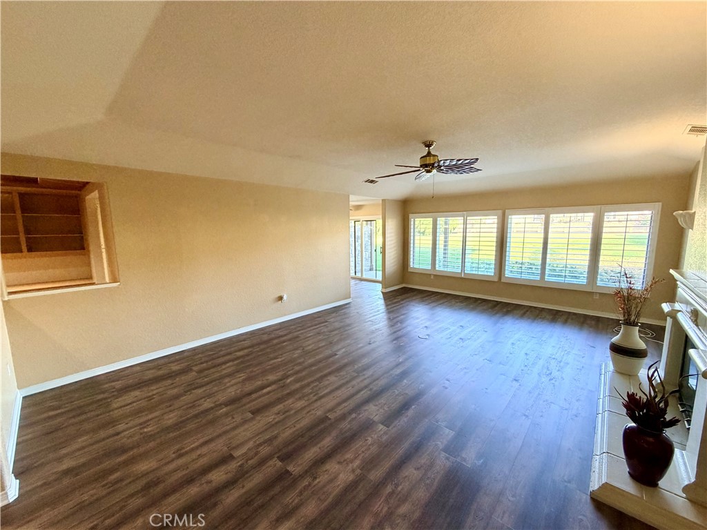 38441 Oaktree Loop Murrieta, CA 92562 - Photo 7 of 19