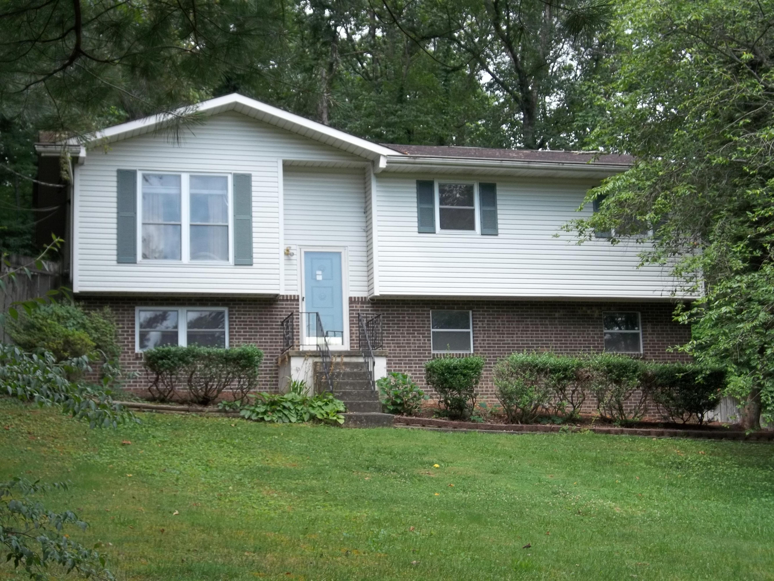 2337 Roundtree Road Knoxville, TN 37923 - Photo 1 of 16 101_1070