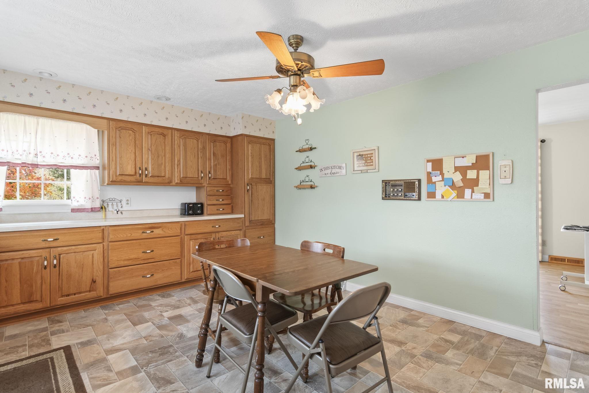 6847 Farrand Road Sherman, IL 62684 - Photo 14 of 40 Gallery Image 14