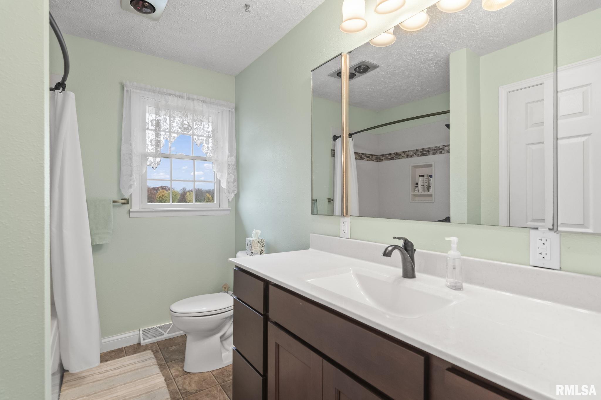 6847 Farrand Road Sherman, IL 62684 - Photo 29 of 40 Gallery Image 29