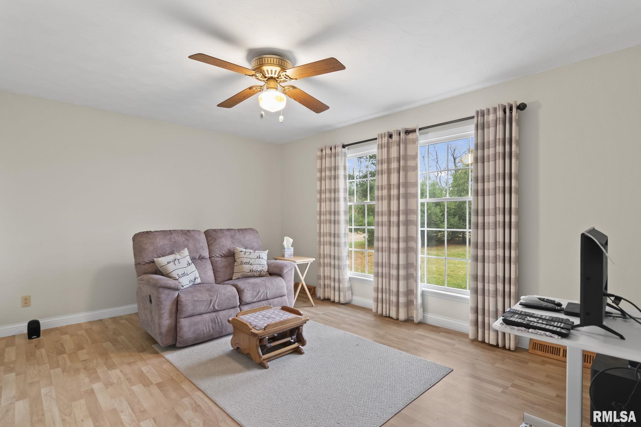6847 Farrand Road Sherman, IL 62684 - Photo 5 of 40 Gallery Image 5