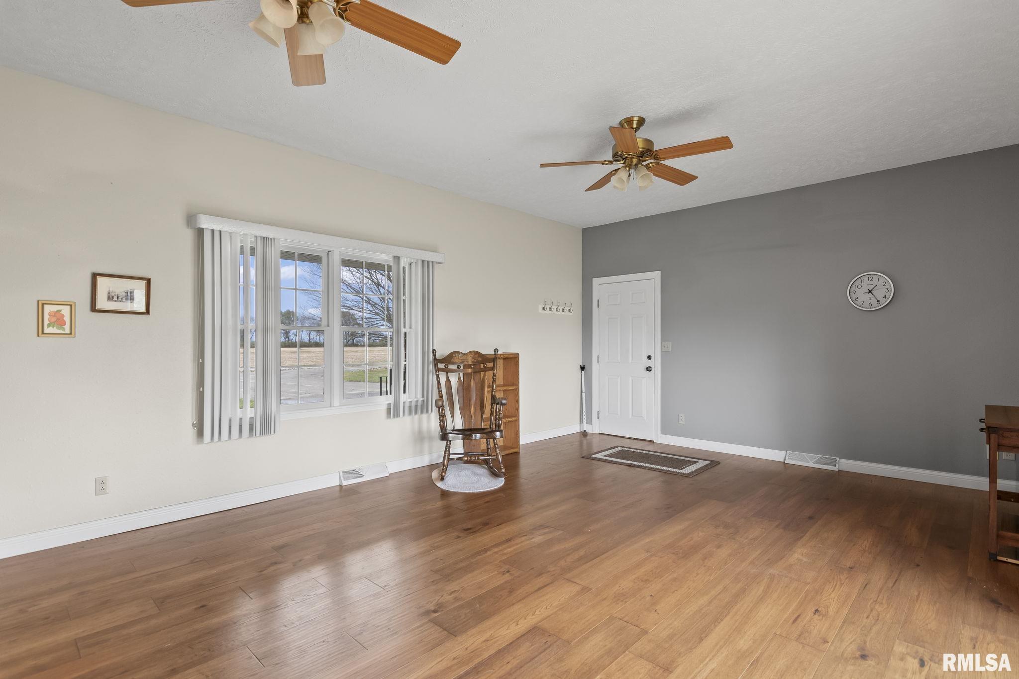 6847 Farrand Road Sherman, IL 62684 - Photo 8 of 40 Gallery Image 8