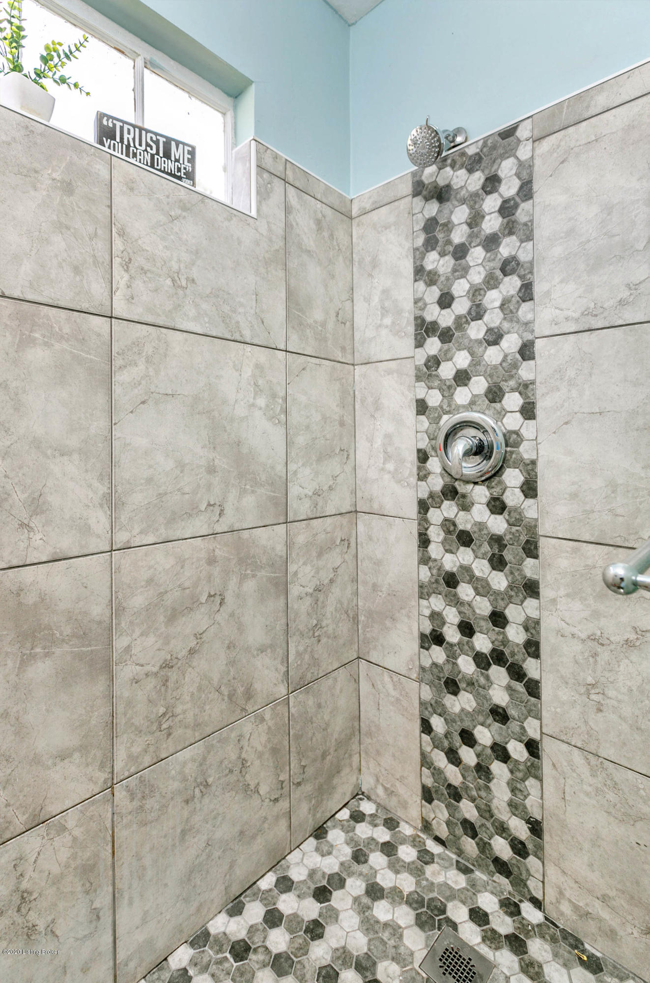 7506 Shepherdsville Road Louisville, KY 40219 - Photo 18 of 40 Bathroom 2