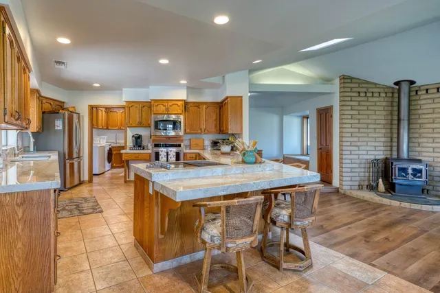 $871,250 | 21221 Tollhouse Road, Clovis, CA 93619