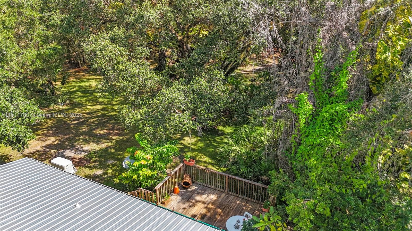 1432 Silver Lake Road LaBelle, FL 33935 - Photo 30 of 39 a view of a yard from a balcony