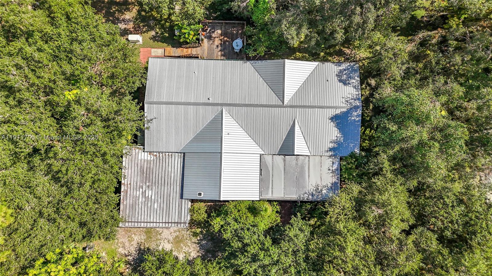 1432 Silver Lake Road LaBelle, FL 33935 - Photo 31 of 39 a view of outdoor space and yard