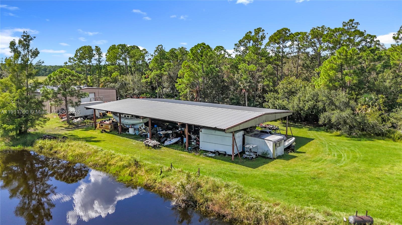 1432 Silver Lake Road LaBelle, FL 33935 - Photo 33 of 39 an outdoor space with garden view