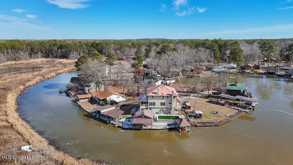 $929,000 | 120 Lake Harbour Point, Brandon, MS 39047