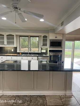 $929,000 | 120 Lake Harbour Point, Brandon, MS 39047