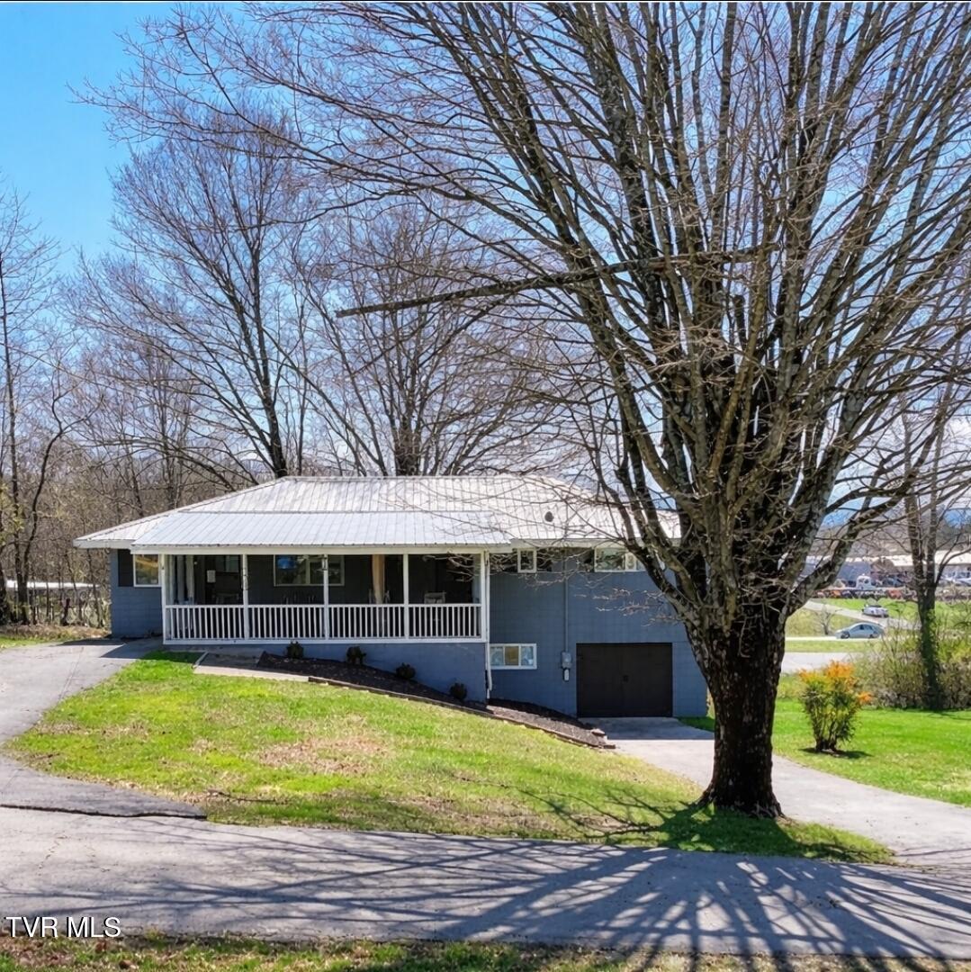 1726 Lafayette Street Greeneville, TN 37745 - Photo 2 of 34 1000027621