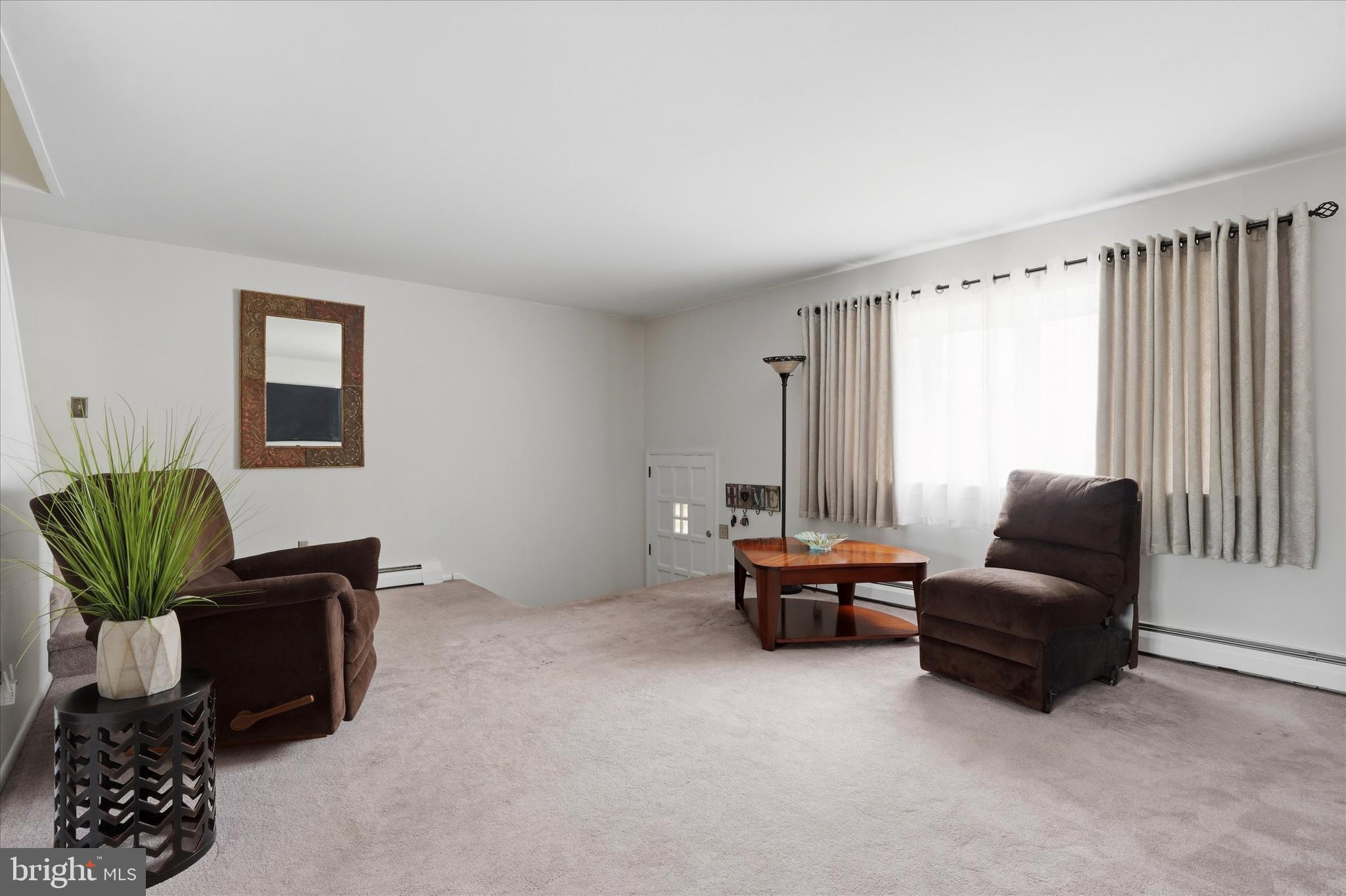 10915 Heflin Road Philadelphia, PA 19154 - Photo 5 of 19 Gallery Image 5