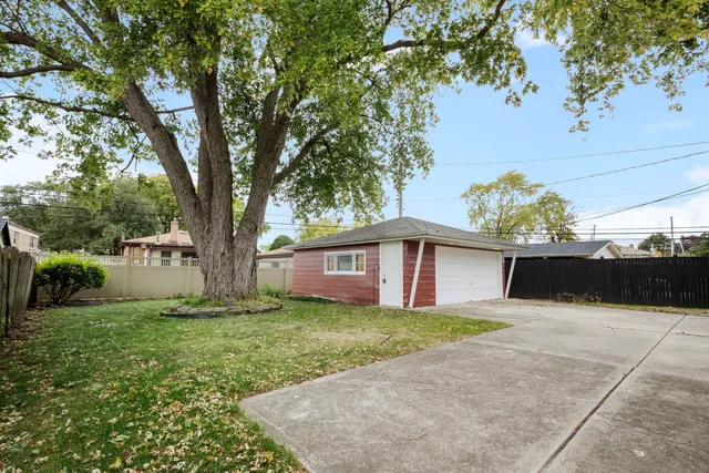 $379,900 | 10624 Lawler Avenue, Oak Lawn, IL 60453