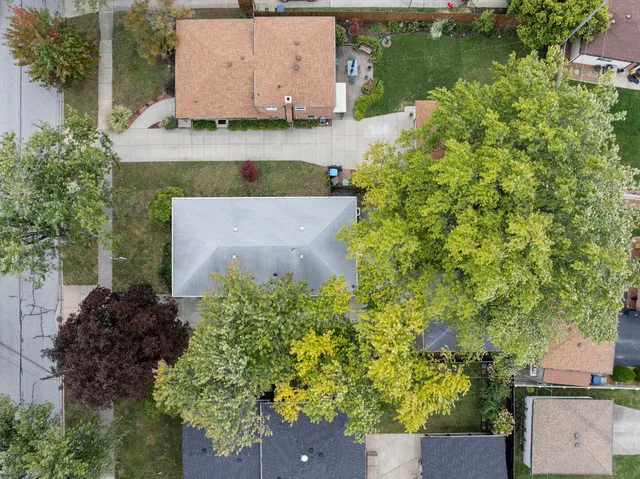 $379,900 | 10624 Lawler Avenue, Oak Lawn, IL 60453