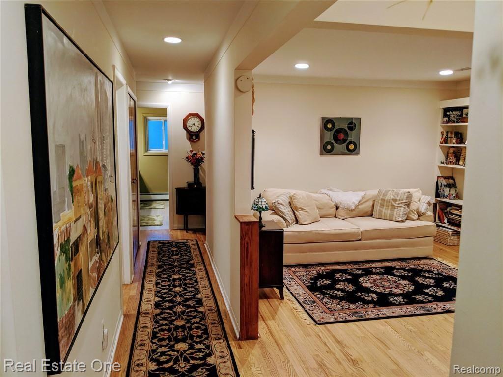 1249 Green Ridge Road Rochester Hills, MI 48309 - Photo 9 of 38
