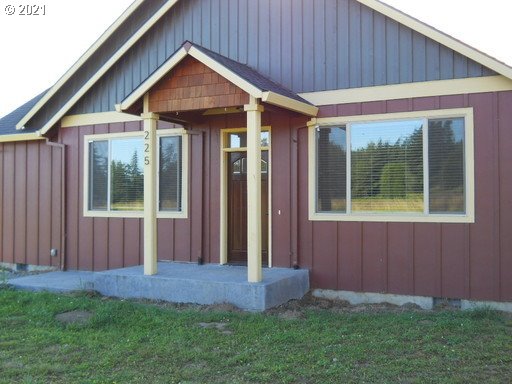 225 Southeast Lucas Road Troutdale, OR 97060 - Photo 1 of 32 Gallery Image 1