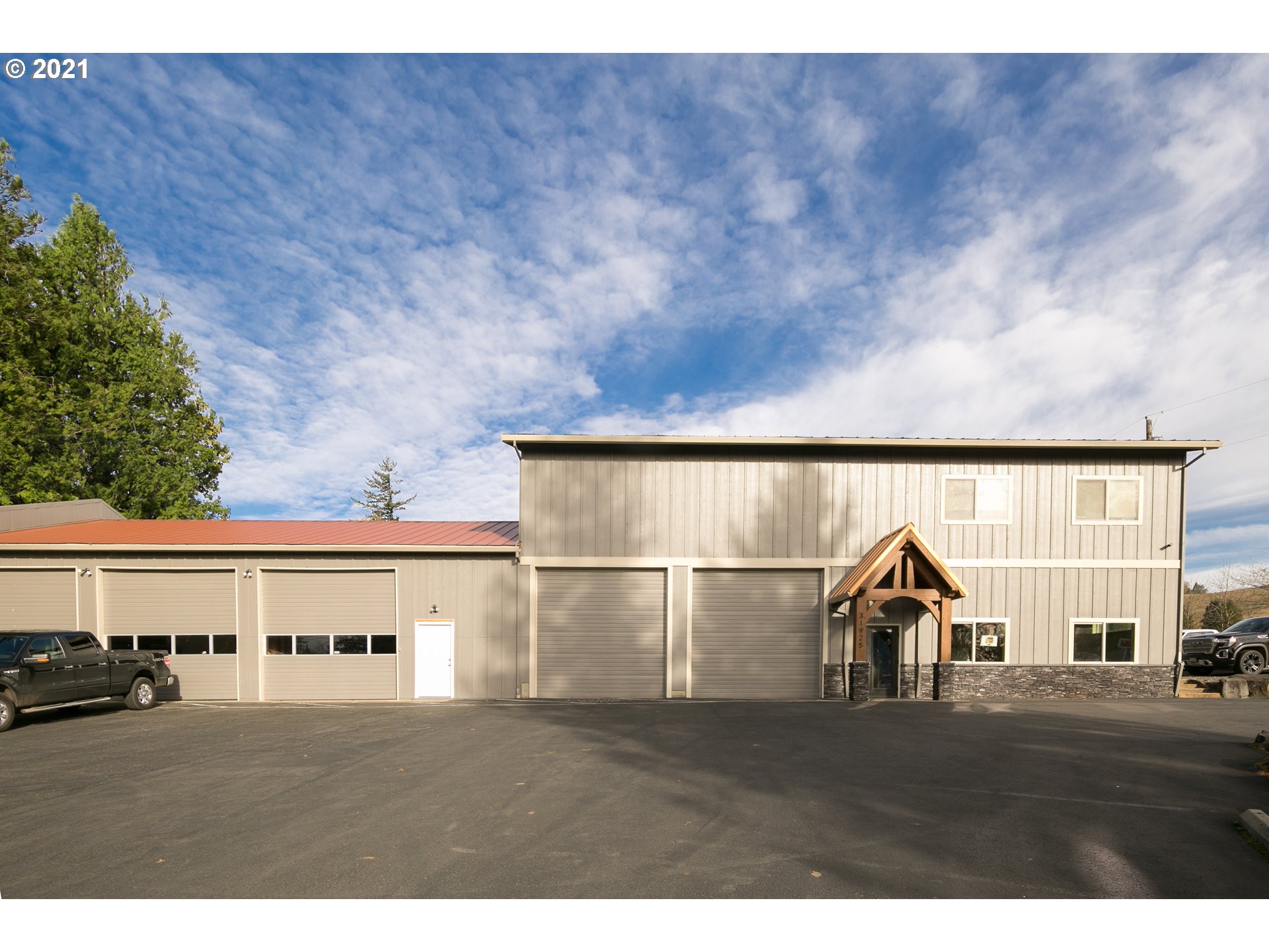 225 Southeast Lucas Road Troutdale, OR 97060 - Photo 3 of 32 Gallery Image 3