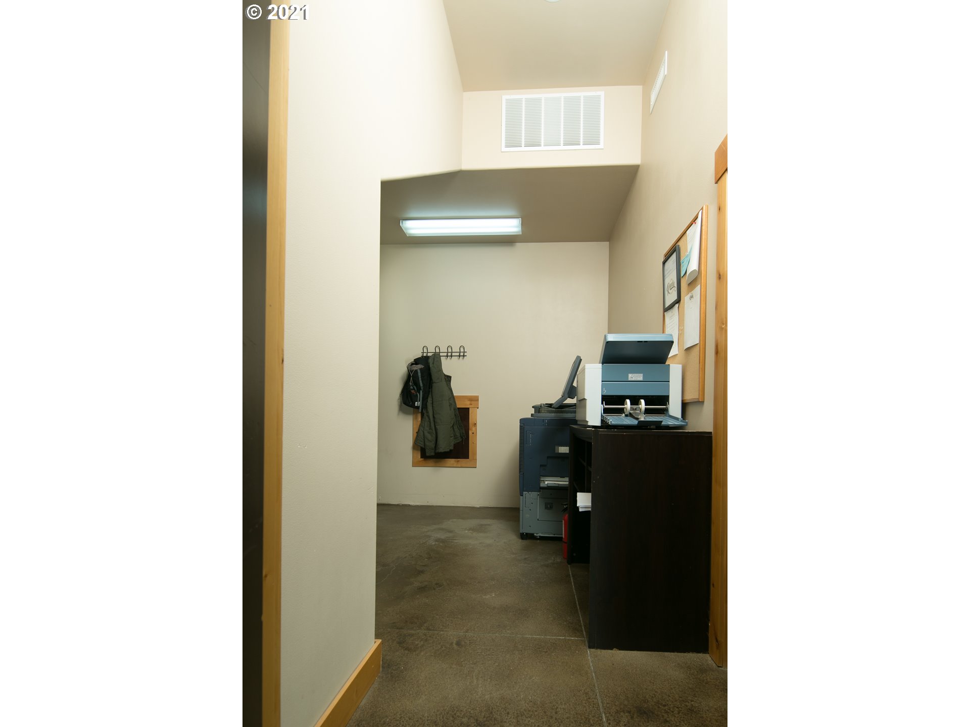 225 Southeast Lucas Road Troutdale, OR 97060 - Photo 21 of 32 Gallery Image 21