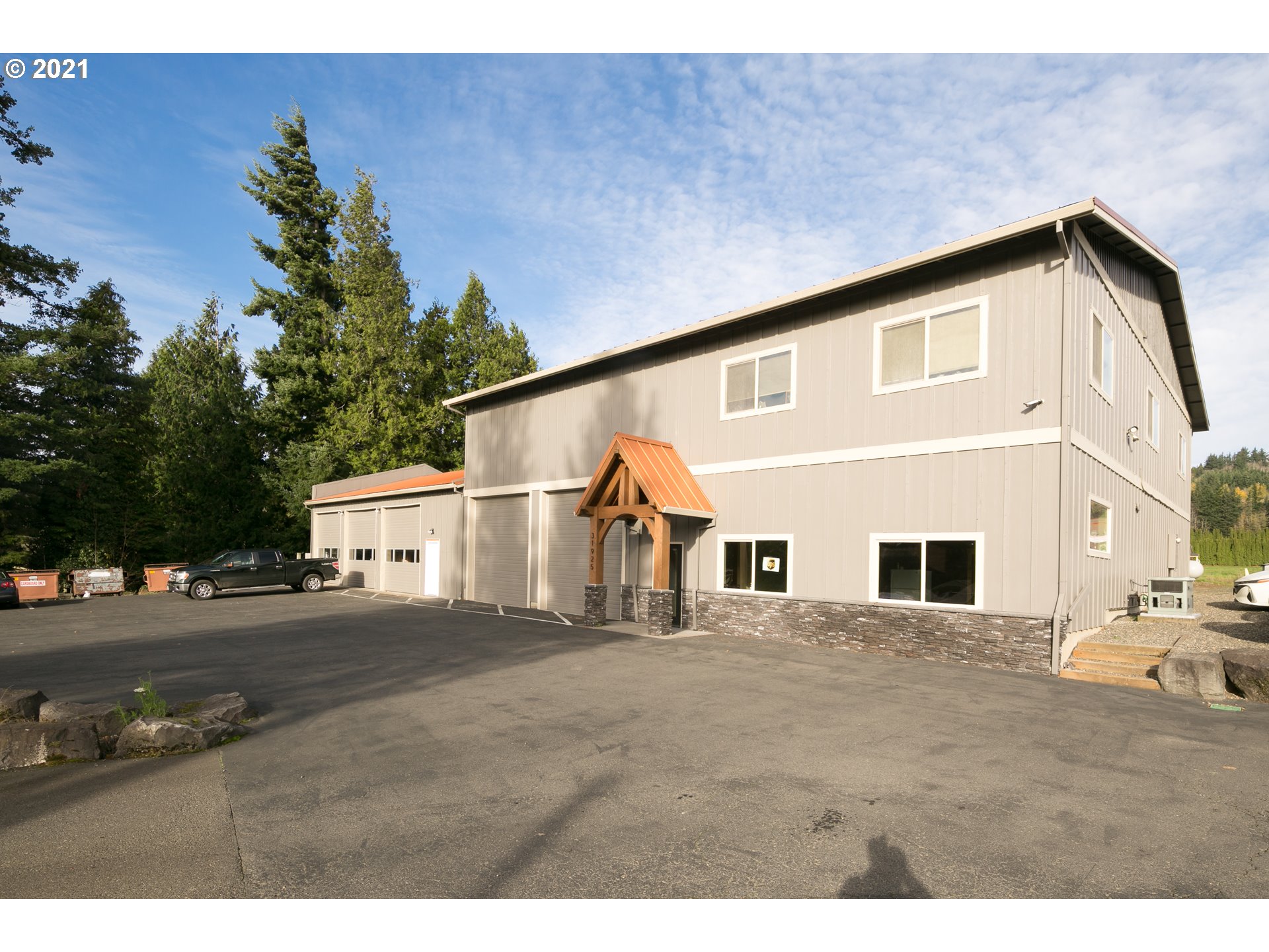 225 Southeast Lucas Road Troutdale, OR 97060 - Photo 4 of 32 Gallery Image 4
