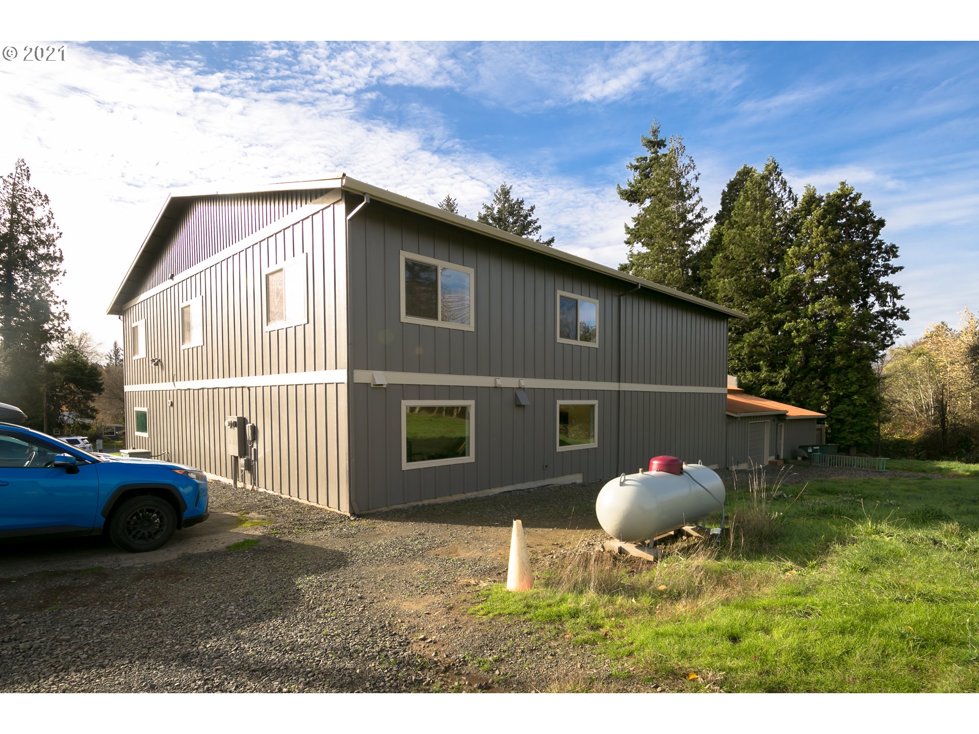 225 Southeast Lucas Road Troutdale, OR 97060 - Photo 5 of 32 Gallery Image 5