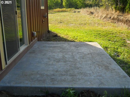 225 Southeast Lucas Road Troutdale, OR 97060 - Photo 9 of 32 Gallery Image 9