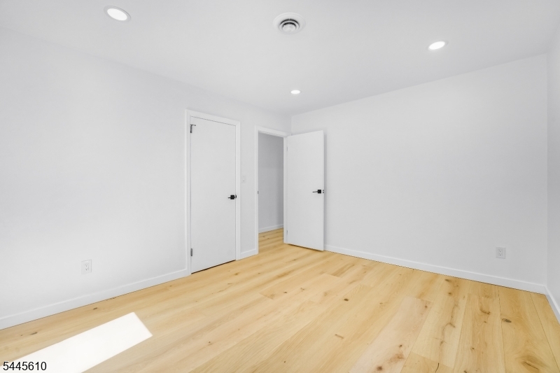 306 Warrenville Road Green Brook, NJ 08812 - Photo 26 of 37