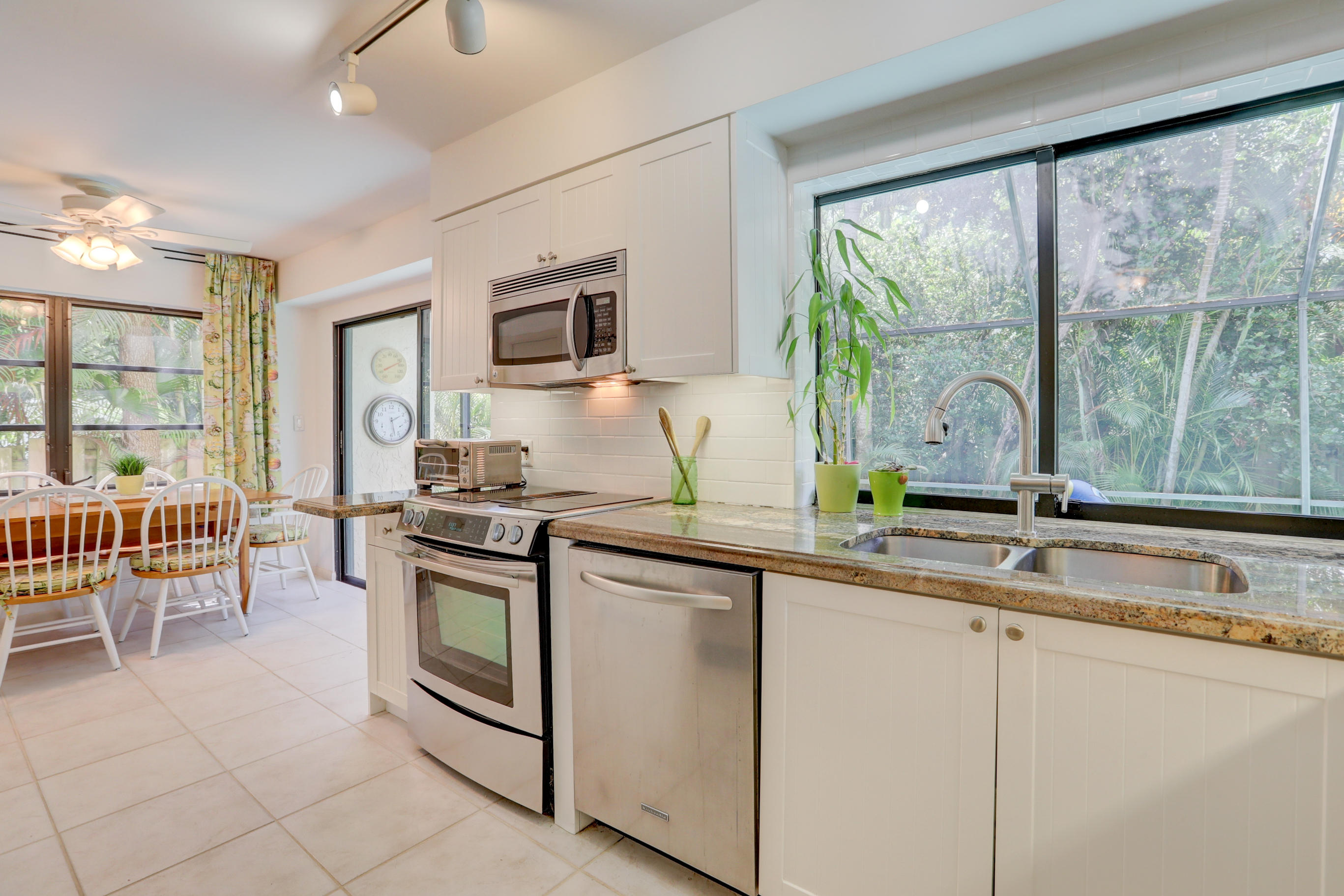 715 Aurelia Street Boca Raton, FL 33486 - Photo 14 of 43 2G6I9126_27_28_29_30