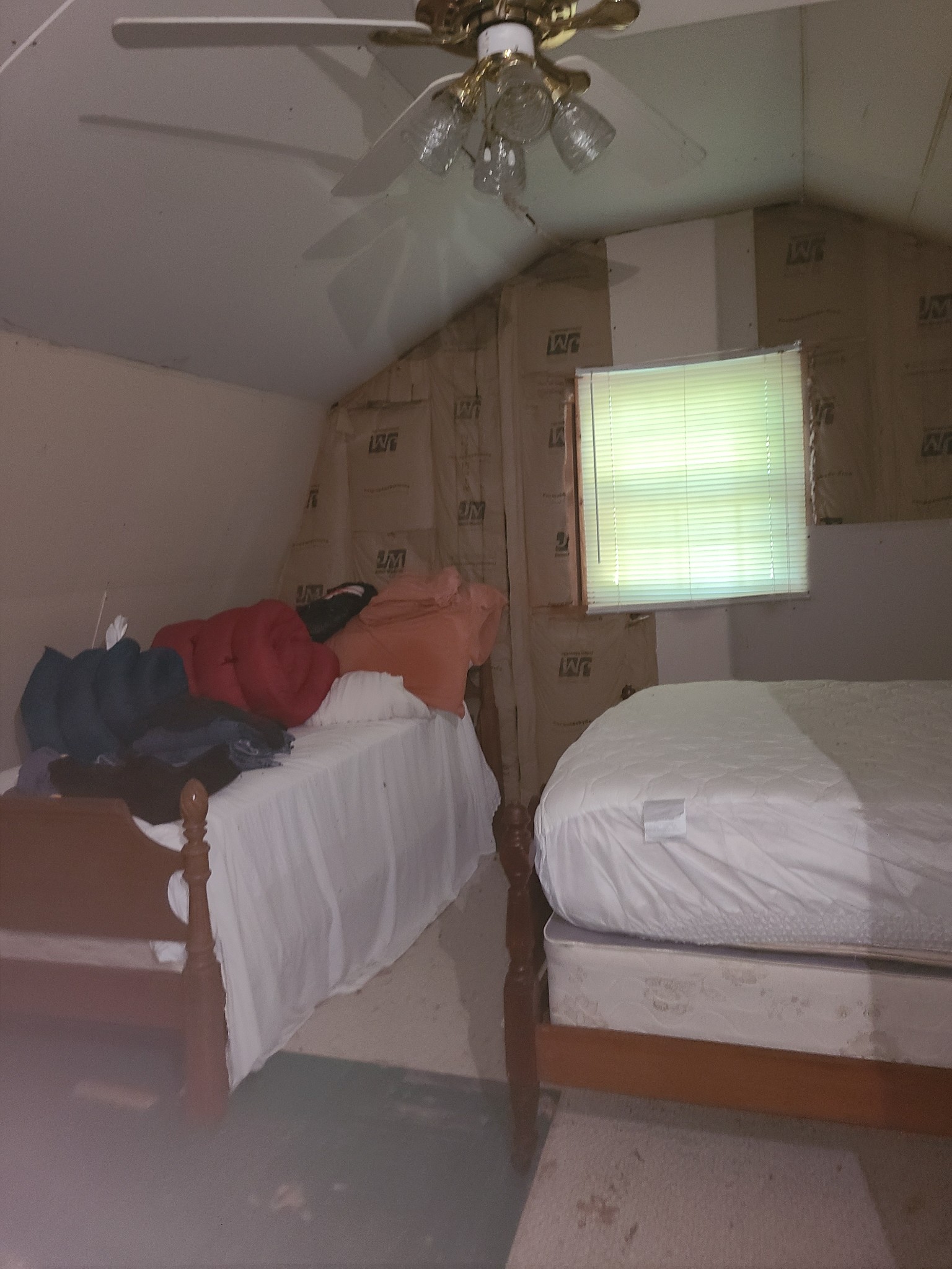 477 Leatherwood Lake Road Stewart, TN 37175 - Photo 8 of 10 a bedroom with a bed and a flat screen tv