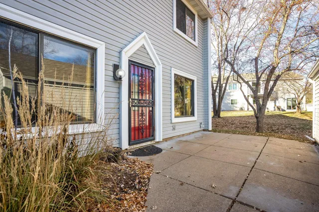 $259,000 | 4241 Sylvia Lane North, Shoreview, MN 55126