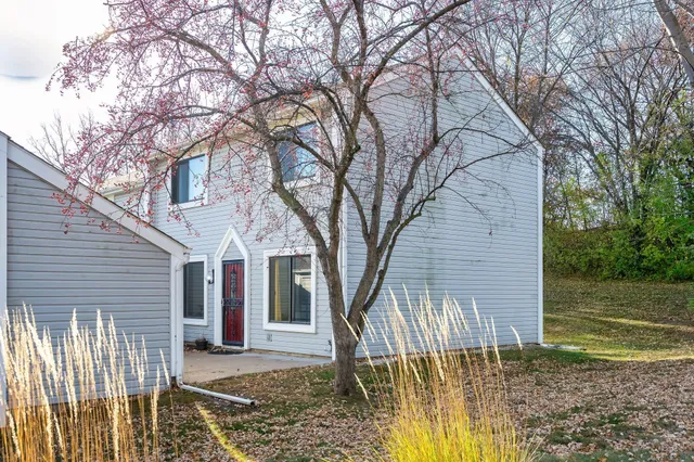 $259,000 | 4241 Sylvia Lane North, Shoreview, MN 55126