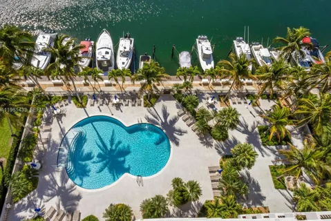 $889,000 | 90 Edgewater Drive, Unit PH25, Coral Gables, FL 33133