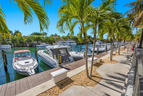 $889,000 | 90 Edgewater Drive, Unit PH25, Coral Gables, FL 33133